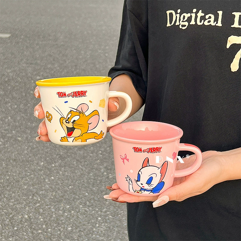 Керамическая кружка (Tom and Jerry), 330 мл, мультяшный дизайн, цветной ободок