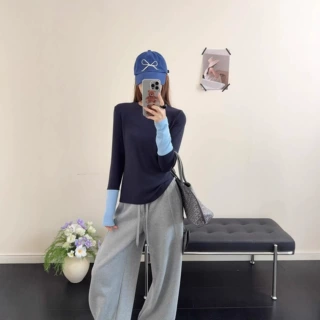 韩代早春新款撞色拼接袖口百搭圆领打底衫女简约休闲显瘦长袖上衣