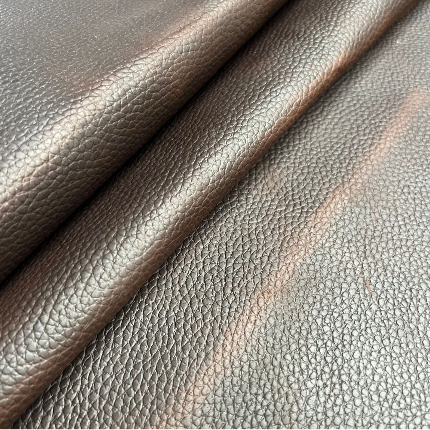 头层牛皮 荔枝纹变色效果 箱包皮鞋皮料 需要预定 可以预定颜色