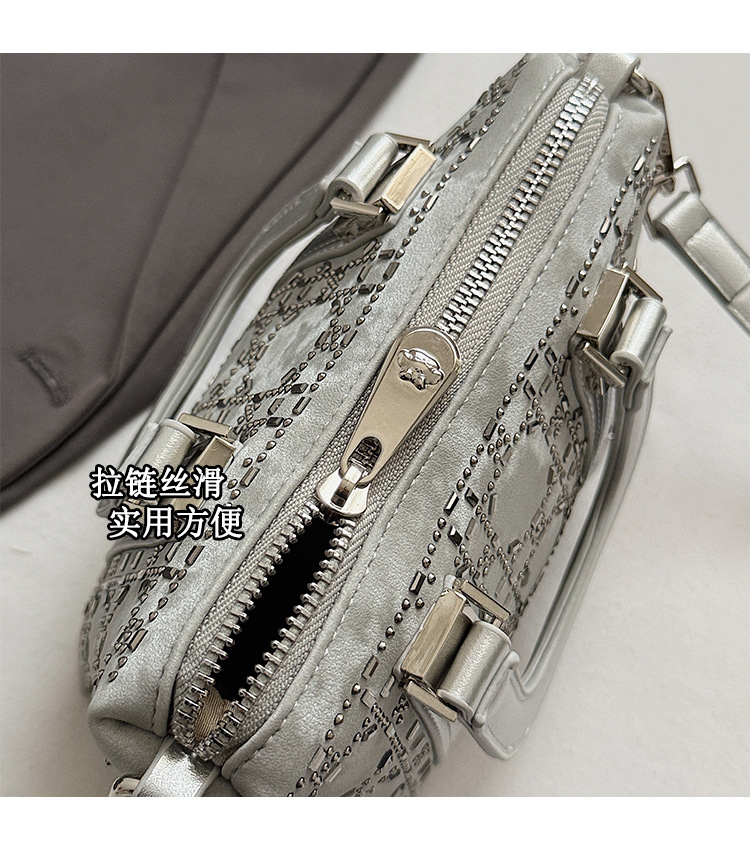 Summer bag: Women's niche design denim blue hot diamond handbag, 2025 new style bow single-shoulder crossbody bag Item Picture
