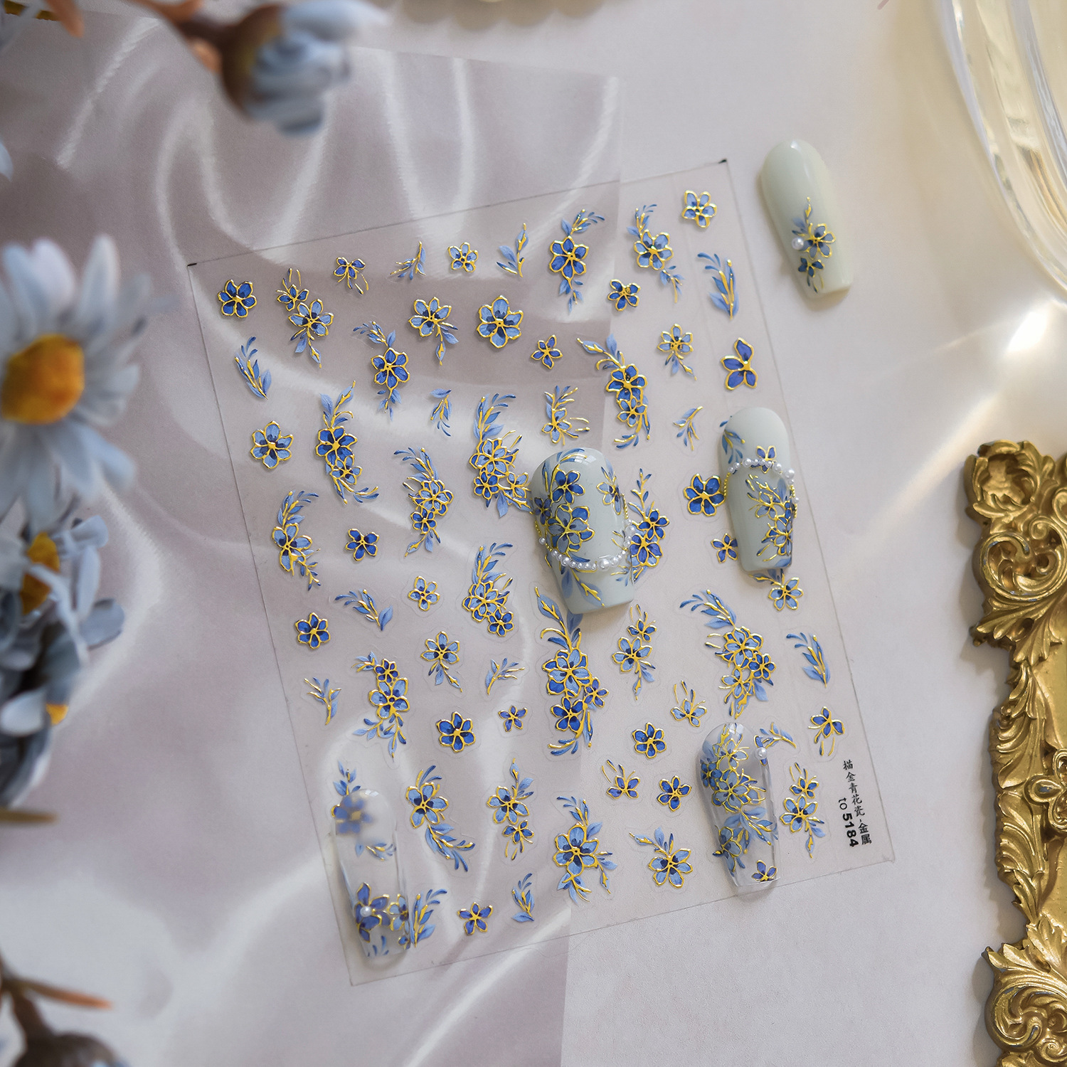 Nuevas pegatinas de uñas de bronceado tridimensional chino retro nicho pegatinas de uñas estilo chino pegatinas de porcelana azul y blanca de oro al por mayor