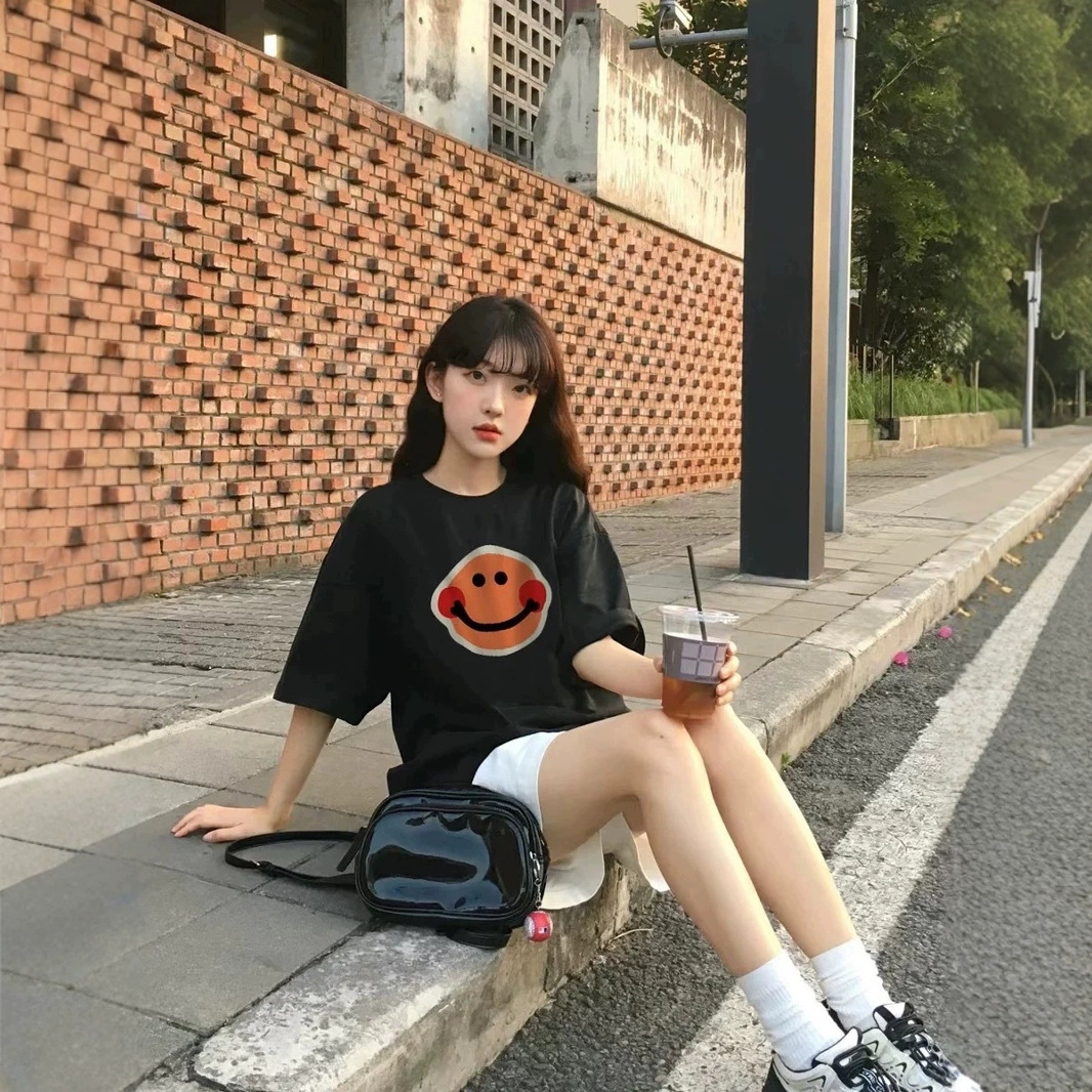 韓国デザイナー、芸能人愛用、25夏、カレッジ風、レトロ、原宿風、シンプル、スマイリー、カジュアル、半袖Tシャツ、レディース