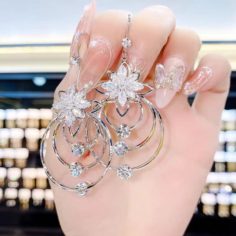 Korean New Snow Lotus Three-Circle Earrings, Exquisite Diamond-Encrusted Earrings, Pendants, High-End Simple Earrings Wholesale