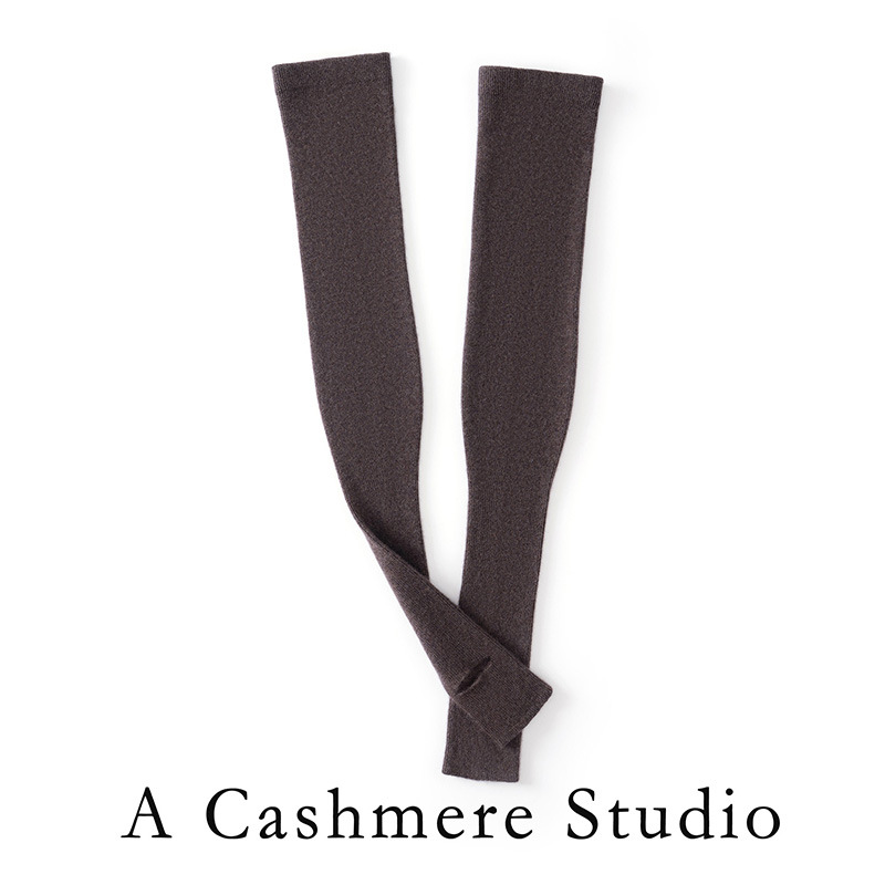 Autumn and winter fashion knitted cashmere leg warmers, foot-covering style, long over-the-knee design, providing warmth and protection for the legs and knee joints