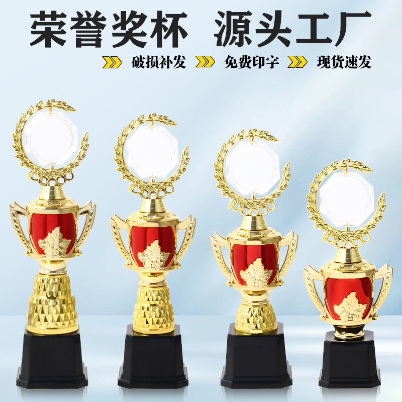 Fabricantes de trofeos de origen para estudiantes de jardín de infantes baloncesto fútbol danza taekwondo trofeos de karate