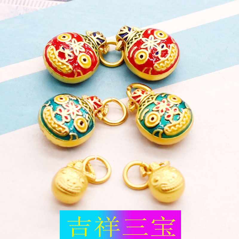 Golden accessory