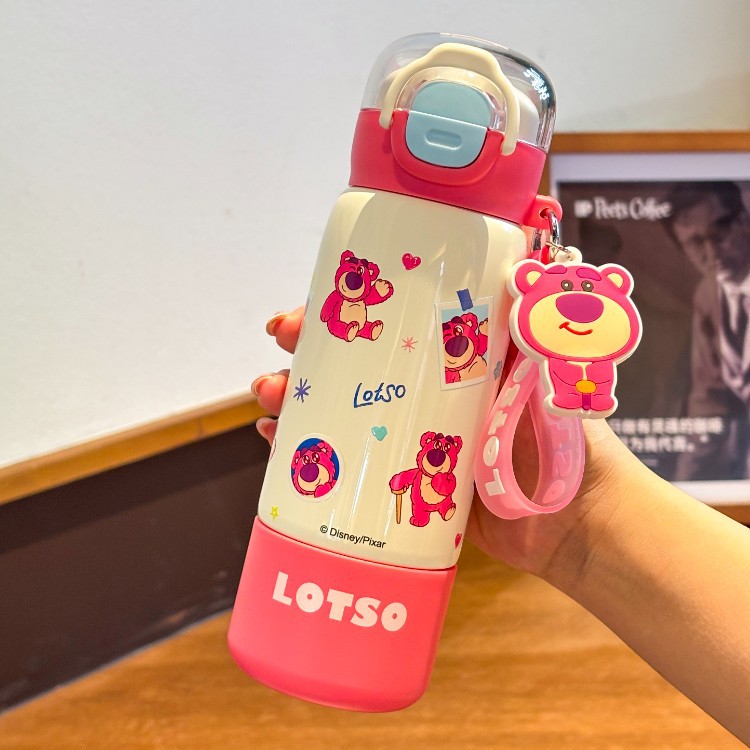 Juguetes de oso de fresa movilización total taza de aislamiento térmico 316 acero inoxidable portátil para niños doble taza de agua de paja especial para la escuela