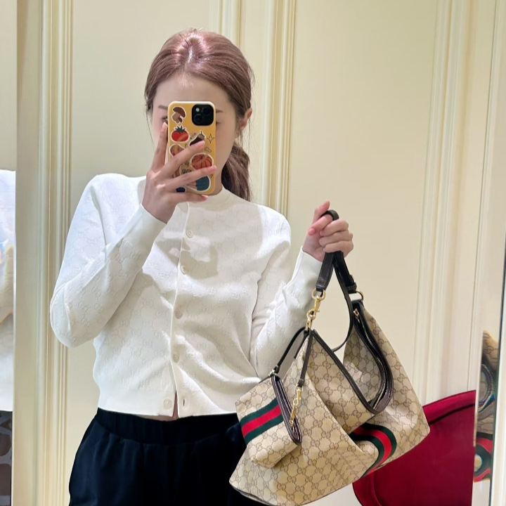 Shenzhen Nanyou Correct Version g Brand 26 Summer New Solid Color Monogram Letter Round Neck Knitted Long-Sleeve Cardigan Shenzhen Nanyou Correct Version g Brand 26 Summer New Solid Color Monogram Letter Round Neck Knitted Long-Sleeve Cardigan