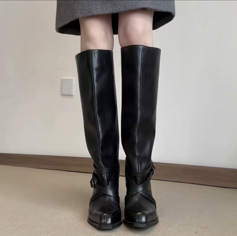 Sheepskin in stock~New square-toe long boots for women, featuring a unique design with straps, a retro style, and a slimming effect Sheepskin in stock~New square-toe long boots for women, featuring a unique design with straps, a retro style, and a slimming effect