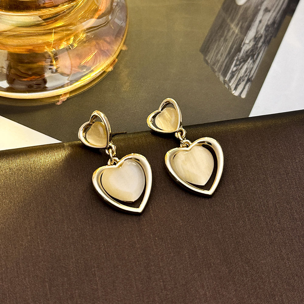 Pinza de oreja de ópalo de amor geométrico coreano sin piercings Pendientes de lujo ligero de alta calidad Pendientes de temperamento de nicho para mujer