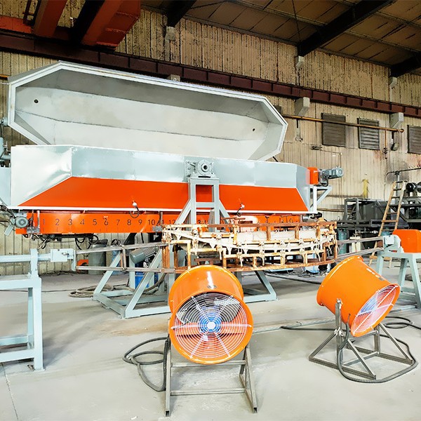 塑料产品制造机器烘箱摇摆磕头机成型机大型滚塑机塑料一体成型机