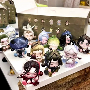 Blind box POPMART (SKULLPANDA Mo Mei) ручная фигурка-брелок для авто, 6,5×10 см