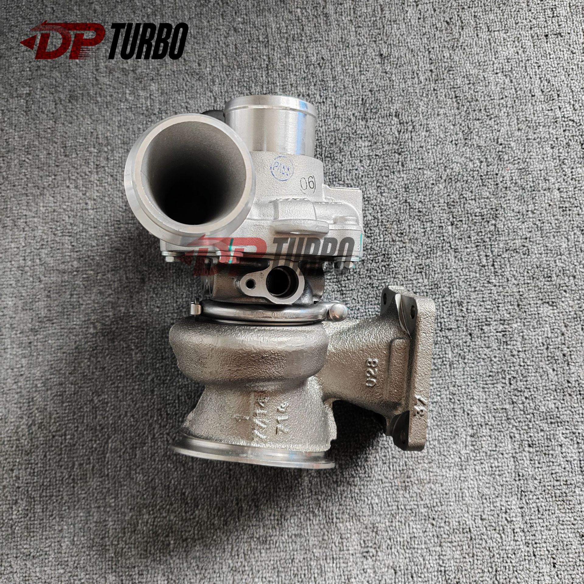 Suitable for Velar 2.0t Turbocharger H4P3-6K682-Cf 53039700675
