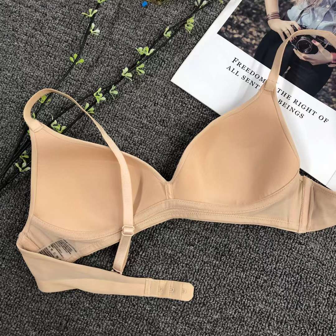 Cruzar la frontera del sudeste de Asia estilo japonés estilo francés cómodo push up francés triángulo taza de ropa interior sin costuras sujetador delgado de las mujeres sin anillo de acero