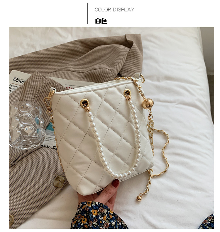 Fashion Embroidery Thread Rhombic Chain Shoulder Messenger Portable Bag Wholesale display picture 6
