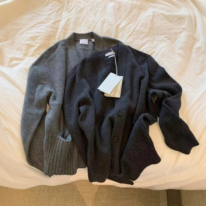 Choouan Looks Forward to Autumn 100 Wool Normcore Contrasting Color Inner Seam Women's B@Br Classic V-Neck Cardigan