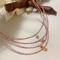「紅集」デザインのレトロなピンクのネックレス