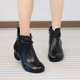 春秋新款头层牛皮复古手工女鞋舒适粗跟软底妈妈鞋民族风休闲女靴