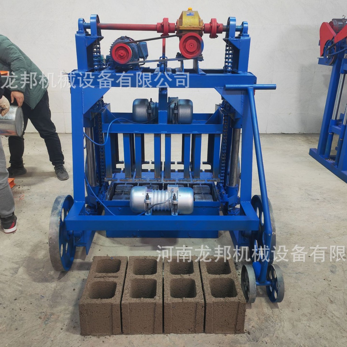 厂家直销免烧砌块砖机移动式水泥砖机成套设备一机多用砌块成型机