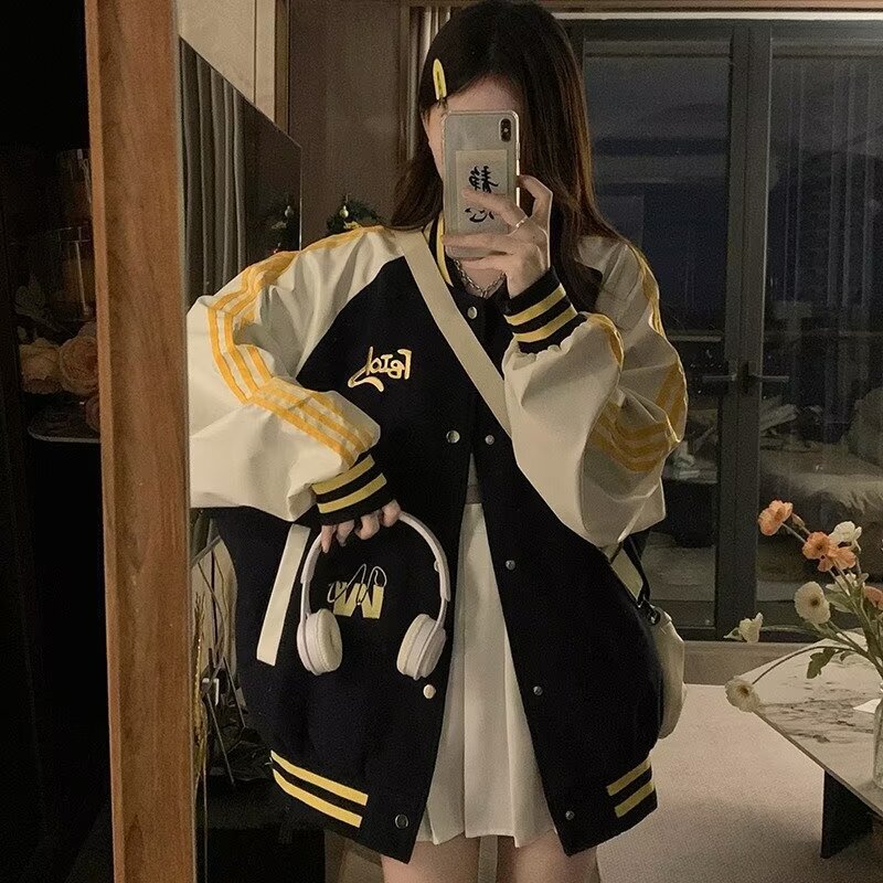 色のレトロな刺繍の野球服の男女の春と秋の新型の国潮のレジャーのゆったりしている百合のカップルのジャケットのコート|undefined