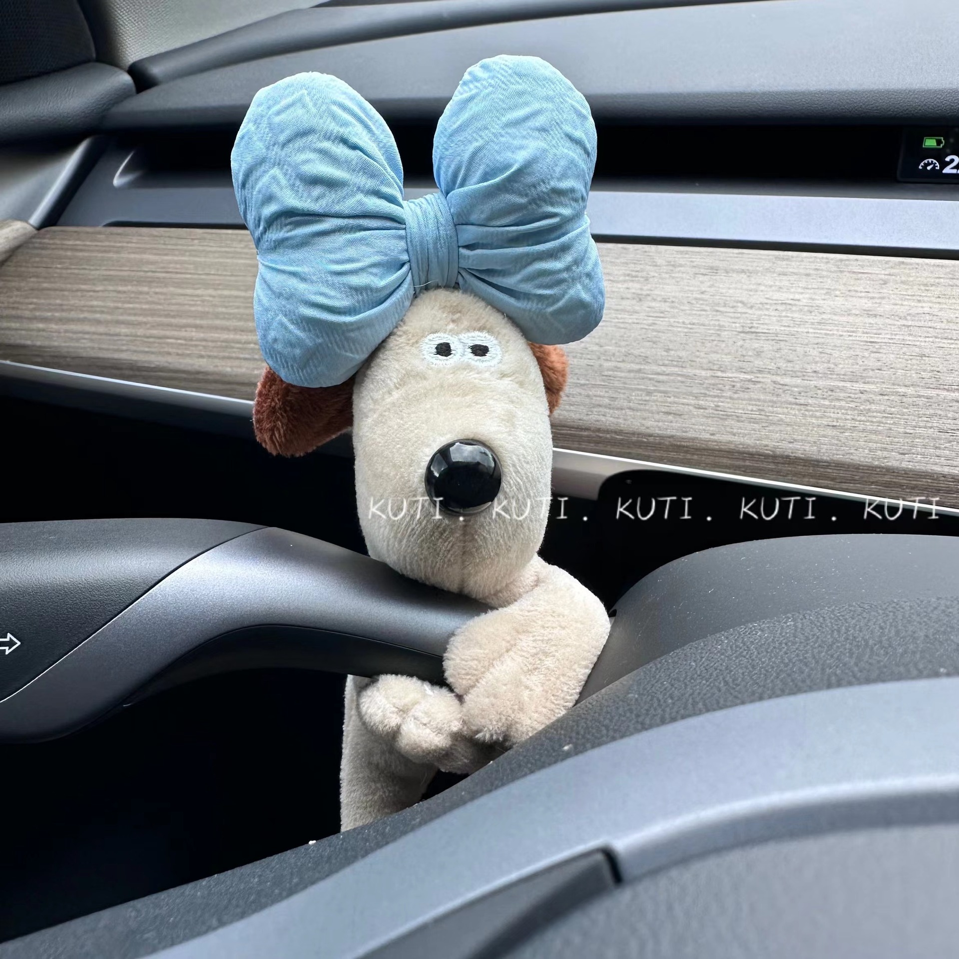 Paquete de material de bricolaje hecho a mano lindo perro coche embarazada bloque decoración coche felpa muñeca decoración creativa cumpleaños