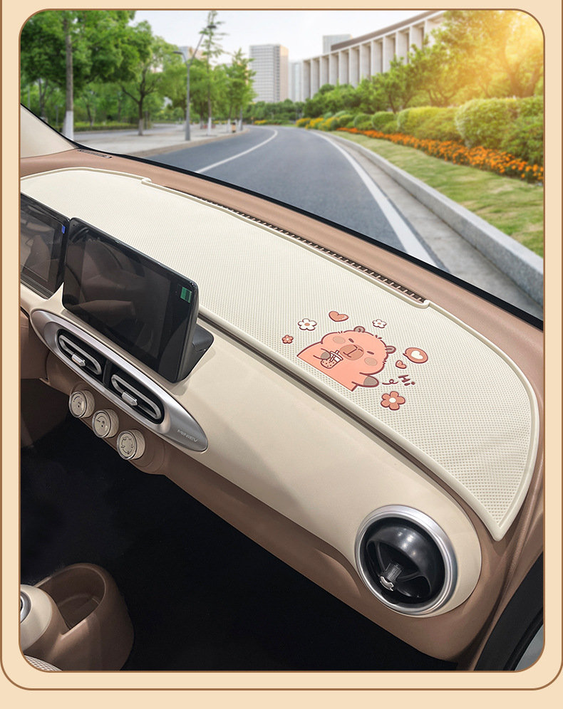Suitable for 25 Wuling Hongguang mini Macaron four-generation instrument panel anti-skid pad to avoid light special 4-door interior