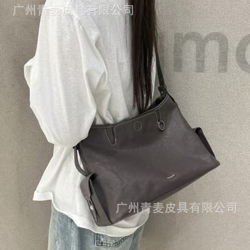 Shanxia Song Xunji Hobo Bag Vegetable-Tanned Leather Single Shoulder Crossbody Soft Bag Unisex Bag Directly Shipped from Manufacturer Shanxia Song Xunji Hobo Bag Vegetable-Tanned Leather Single Shoulder Crossbody Soft Bag Unisex Bag Directly Shipped from Manufacturer