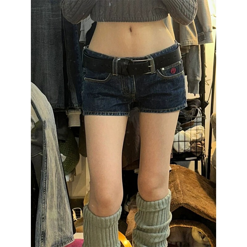Ultra-Low-Waist Denim Shorts for Women, Summer 2026 New Vintage College Style, Slim-Fit Distressed Hot Pants Ultra-Low-Waist Denim Shorts for Women, Summer 2026 New Vintage College Style, Slim-Fit Distressed Hot Pants