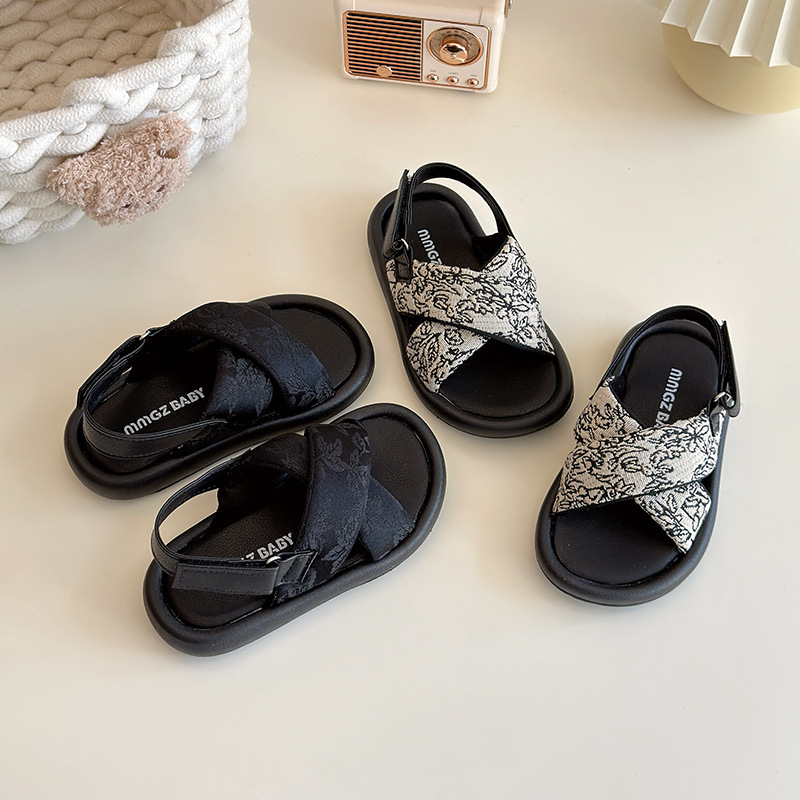 Trendy Chinese-Style Women's Sandals 2026 Summer New Buckle Flat Open-Toe Chanel-Style Roman Sports Beach Shoes Trendy Chinese-Style Women's Sandals 2026 Summer New Buckle Flat Open-Toe Chanel-Style Roman Sports Beach Shoes