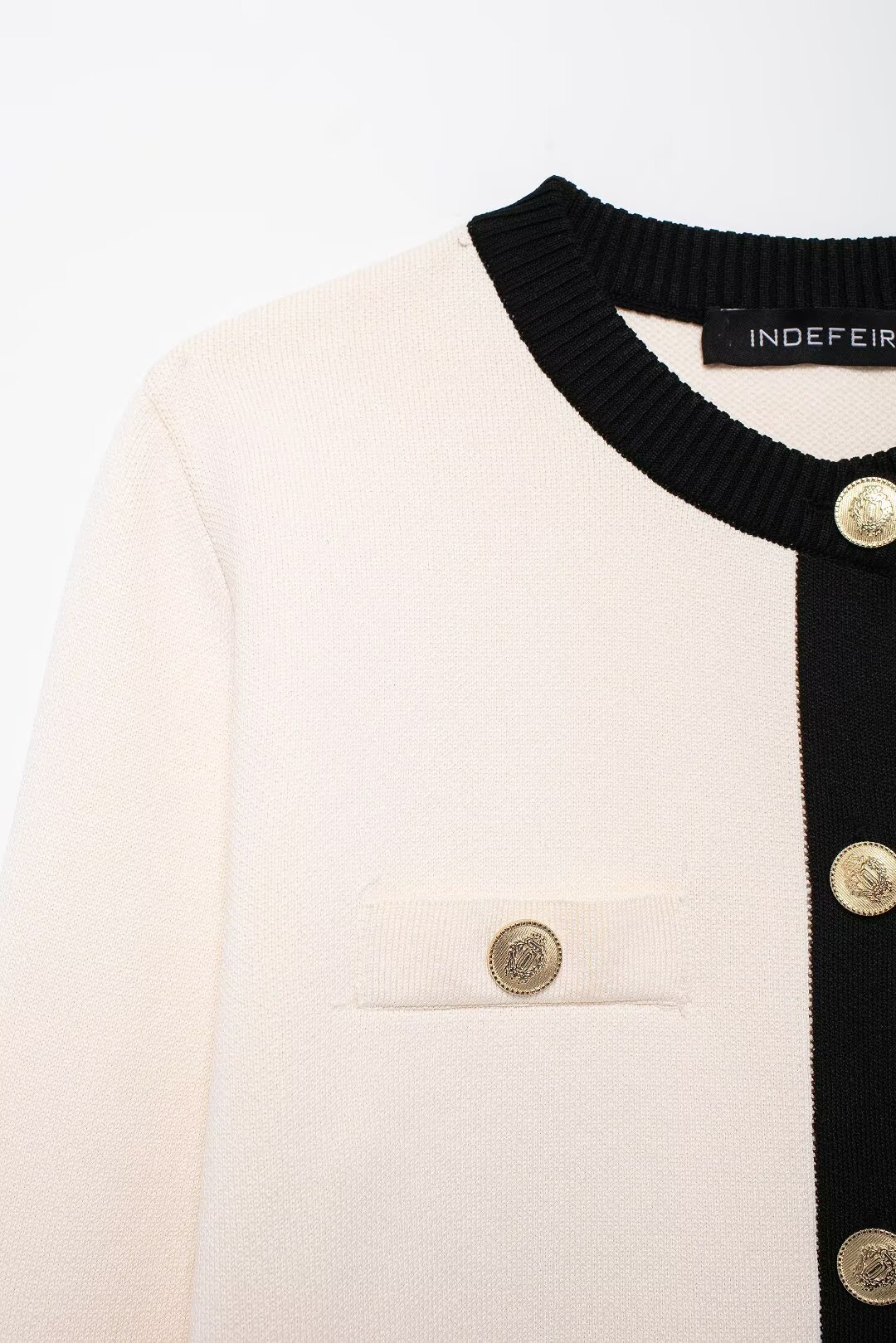 Abbigliamento donna autunno 2024 nuova giacca versatile in maglia con petto dorato_voghion.com