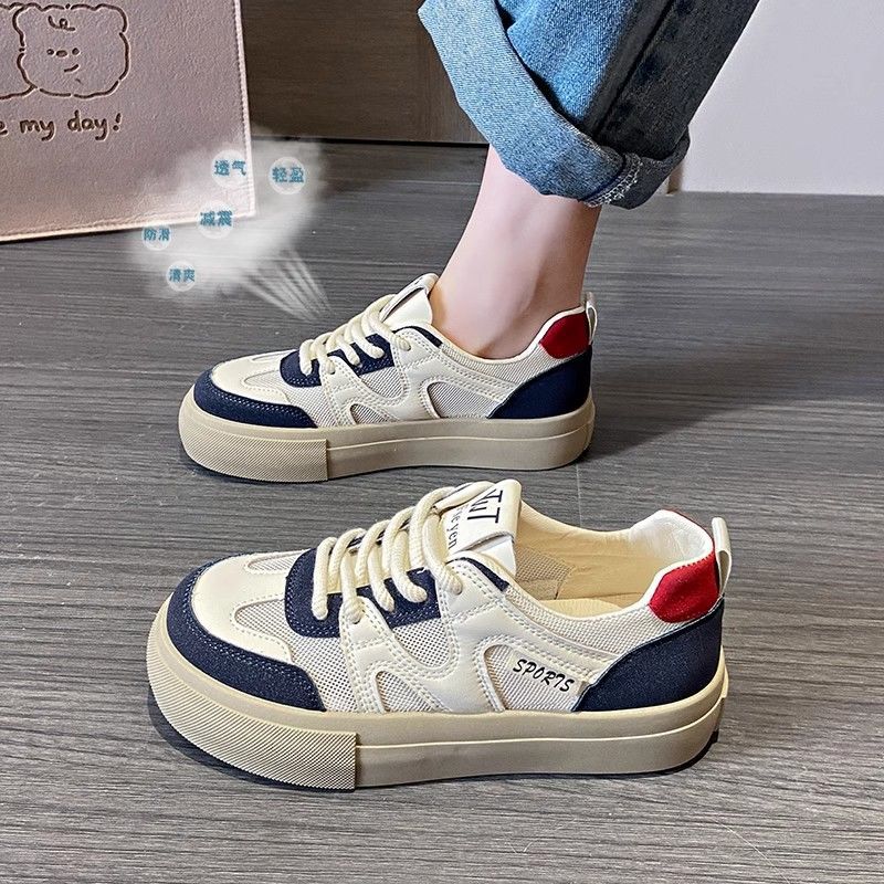 Zapatos deportivos o casuales de verano 2025 nuevos zapatos de entrenamiento de alta altura de malla transpirable zapatos blancos para estudiantes