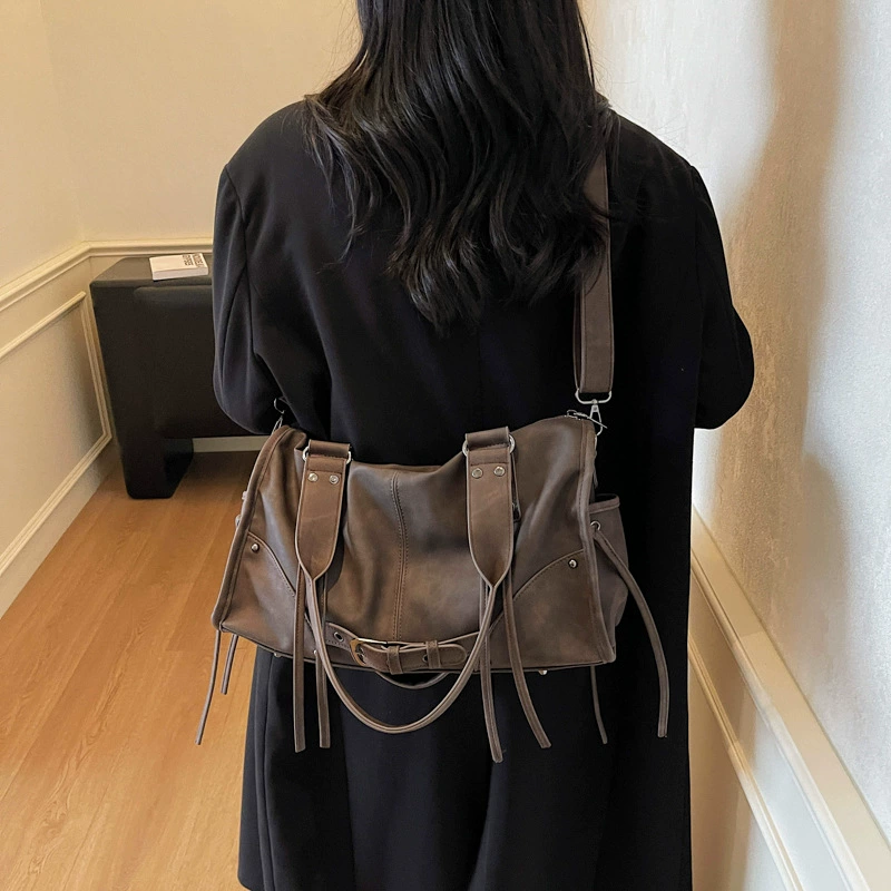 Retro handheld shoulder bag, pillow, capacious one-shoulder bag, high-end