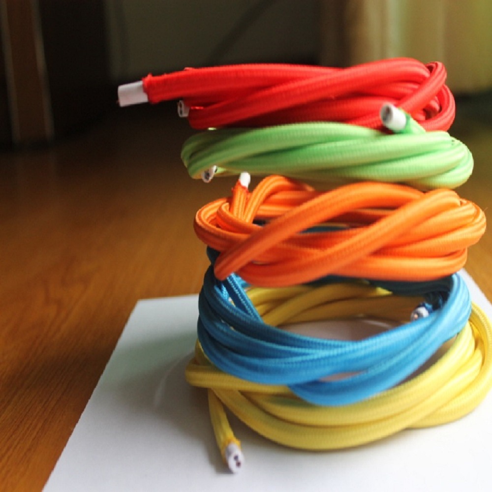 主要生产各种颜色色泽与质感光滑两芯三芯编织圆线扁线认证电源线