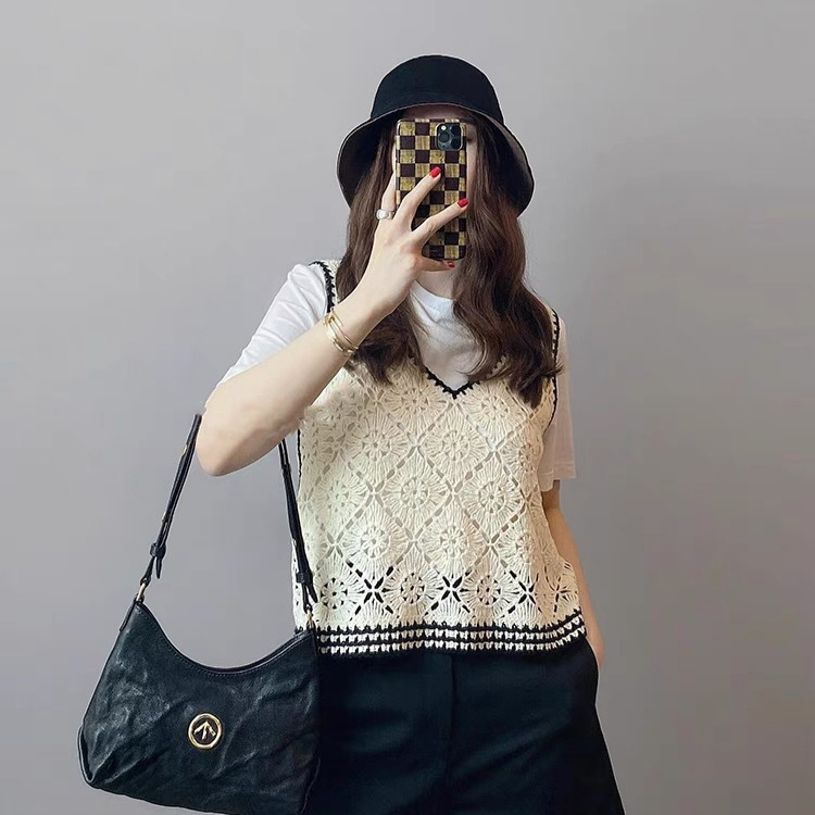 High-grade Rhomboid French Style Laid-back Hollow Crochet Sleeveless Women's Knitted Vest V-neck Top Women's Week Blouse