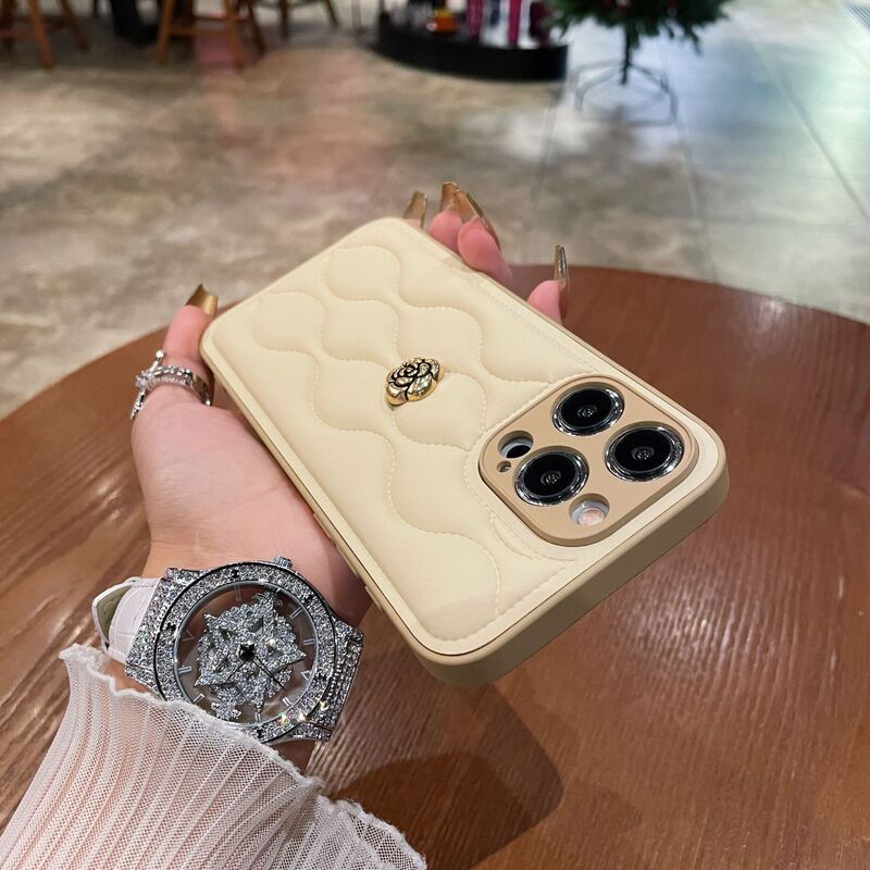 Suitable for Apple 15promax Camellia phone case iPhone14 rhombus down jacket 13 advanced sense protective cover