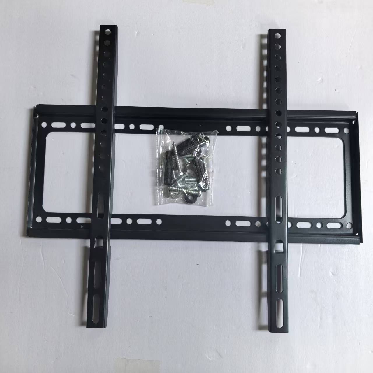 Los fabricantes venden al por mayor un soporte de TV universal de 26-63 pulgadas para TV de pared para TV