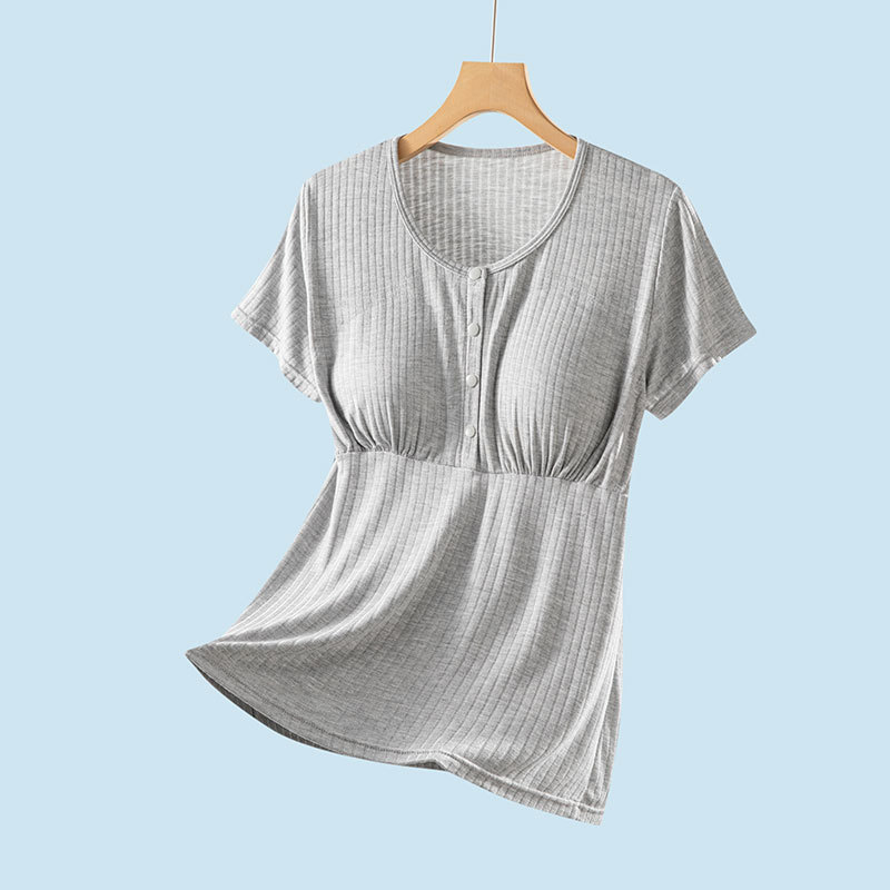 授乳服の授乳上着は外に出ます。|undefined