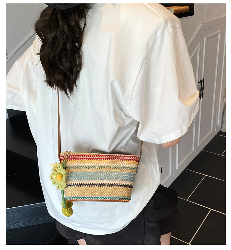 Fashionable small bag for women: New Summer 2025 colorful woven bucket bag, crossbody bag, vacation small single-shoulder bag full figure