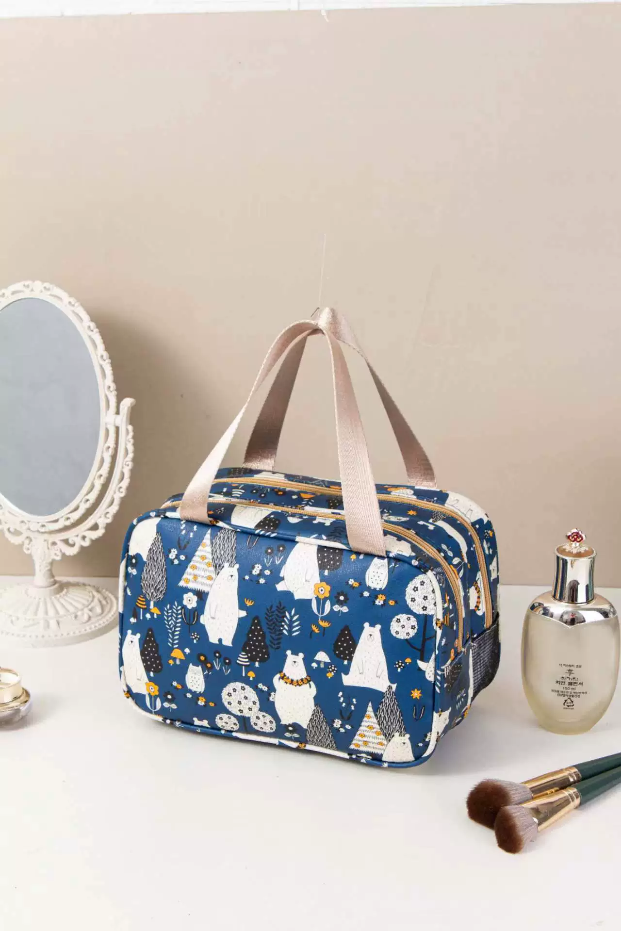 Cosmetic bag, handheld capacious shoulder bag, organizer bag wet and dry separation for traveling