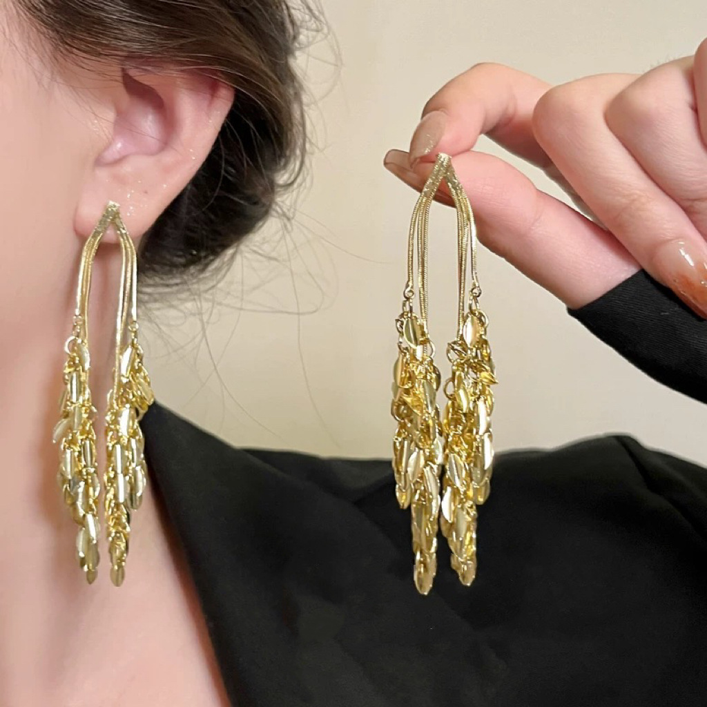 Pendientes de borla de flores transfronterizas de aguja de plata Pendientes de diseño de nicho europeo y americano Pendientes de temperamento de moda femenina Lujo ligero y de alta gama