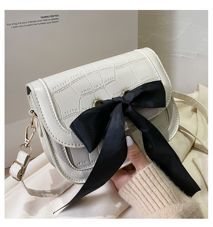 Retro Mini Fashion Single Shoulder Messenger Bag display picture 9