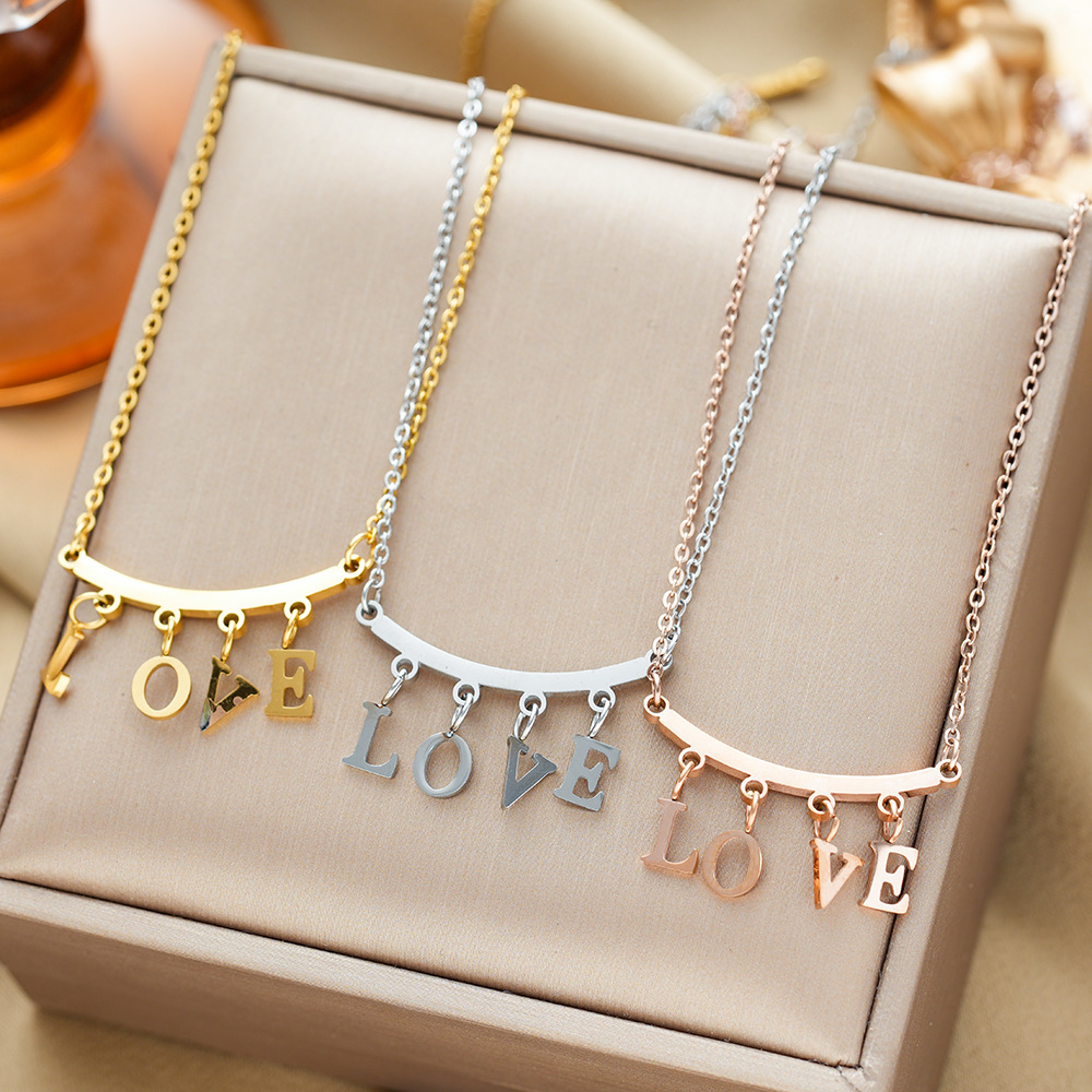 Cross-border Hot Sale Elegant and Personalized Women's Pure Titanium Steel Necklace with Electrolysis 18K Gold Clavicle Chain Necklace Jewelry Fadeless