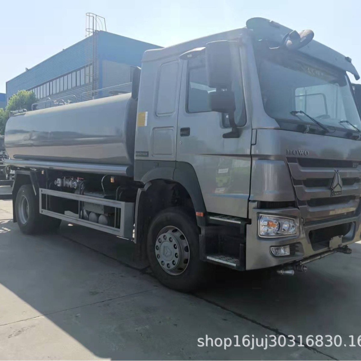 全新重汽豪沃洒水车水罐油罐液罐车欧三及配件出口18953179826