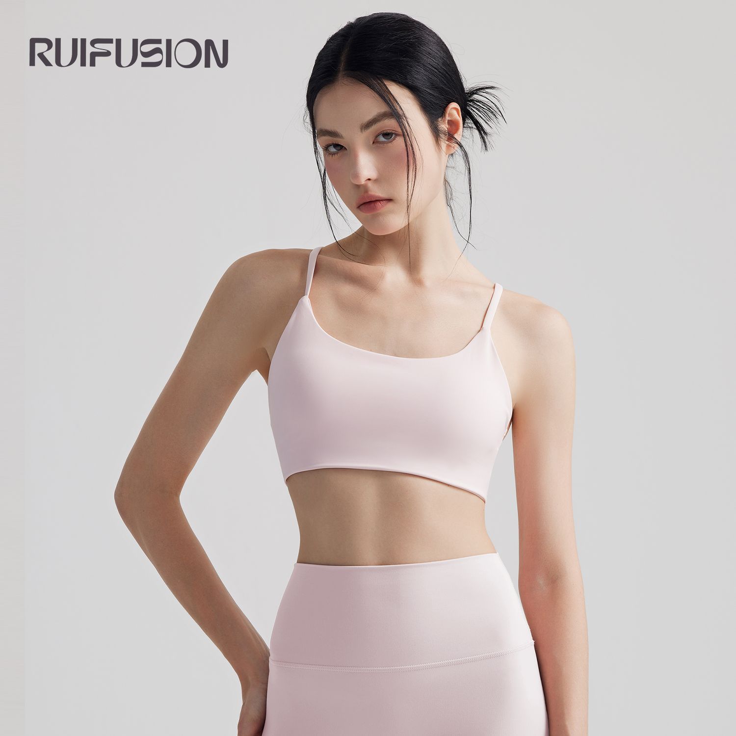 얇은 어깨끈 스포츠 브라, 가슴 패드가 있는 아름다운 등 요가 브라, 충격 흡수, 다용도 필라테스 피트니스 스포츠 슬링