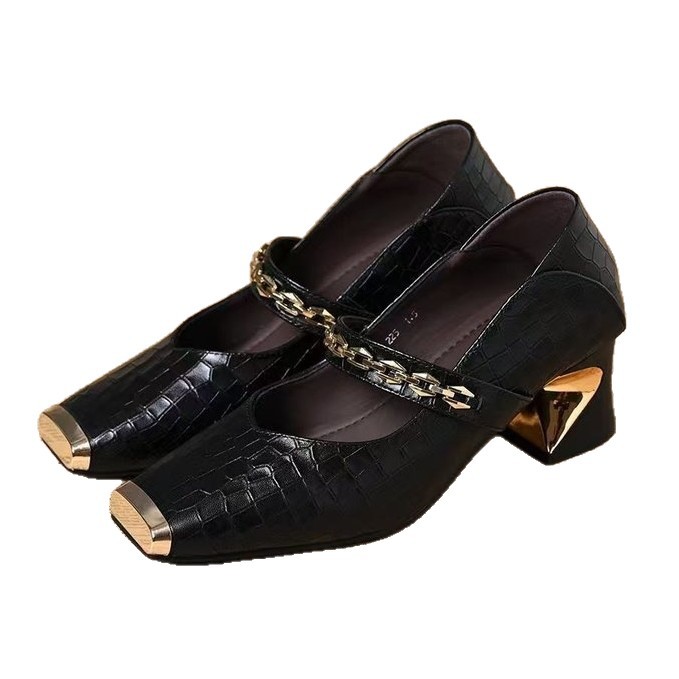 Zapatos de talón único transfronterizos superficiales de primavera y otoño nuevos zapatos de cuero suave de cadena metálica de un pedazo de talón medio de verano