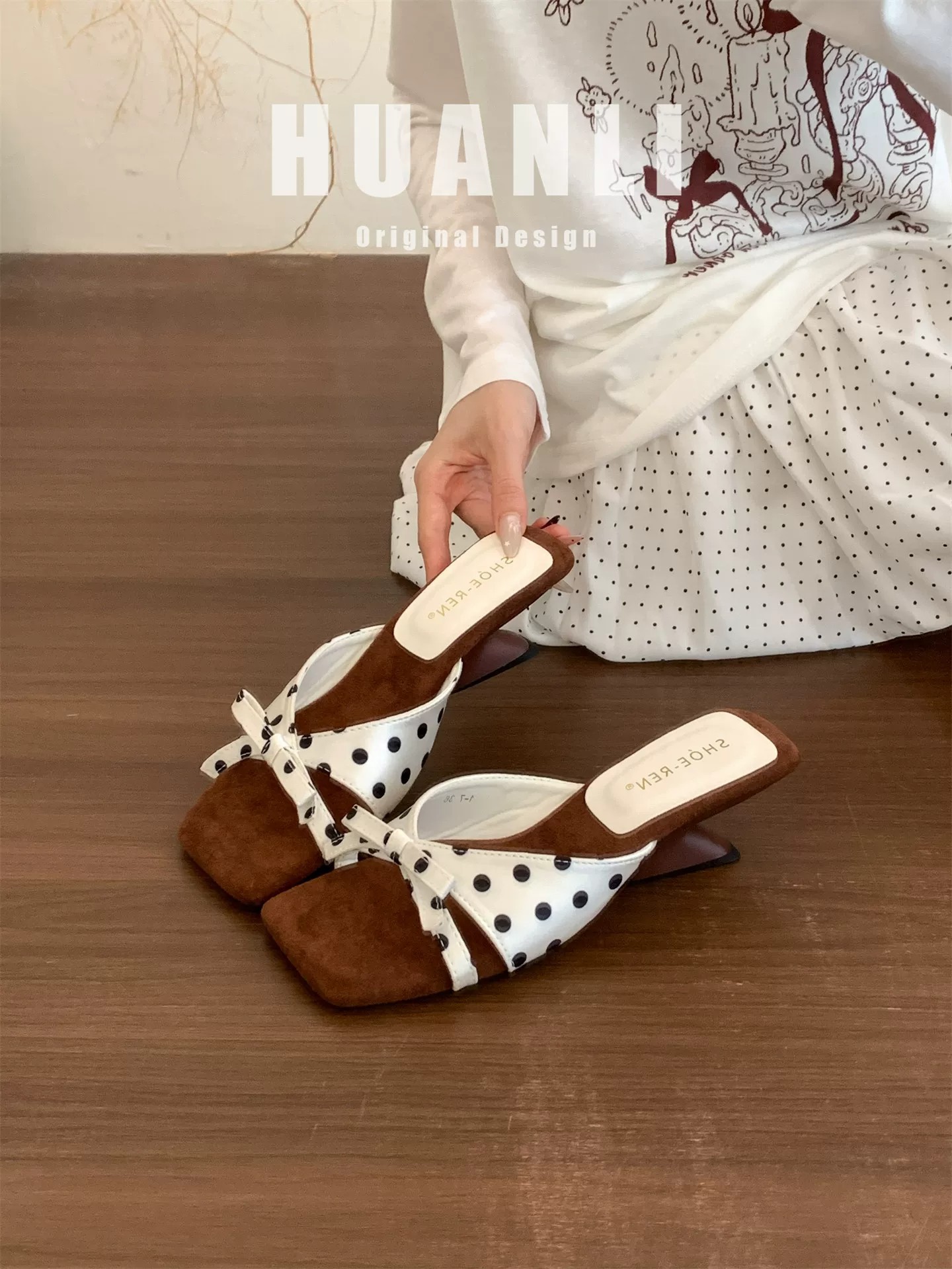 2026 verano nuevo nicho casual tacones de pendiente cuadrada francesa ondulado punto de arco zapatillas para mujeres image 7