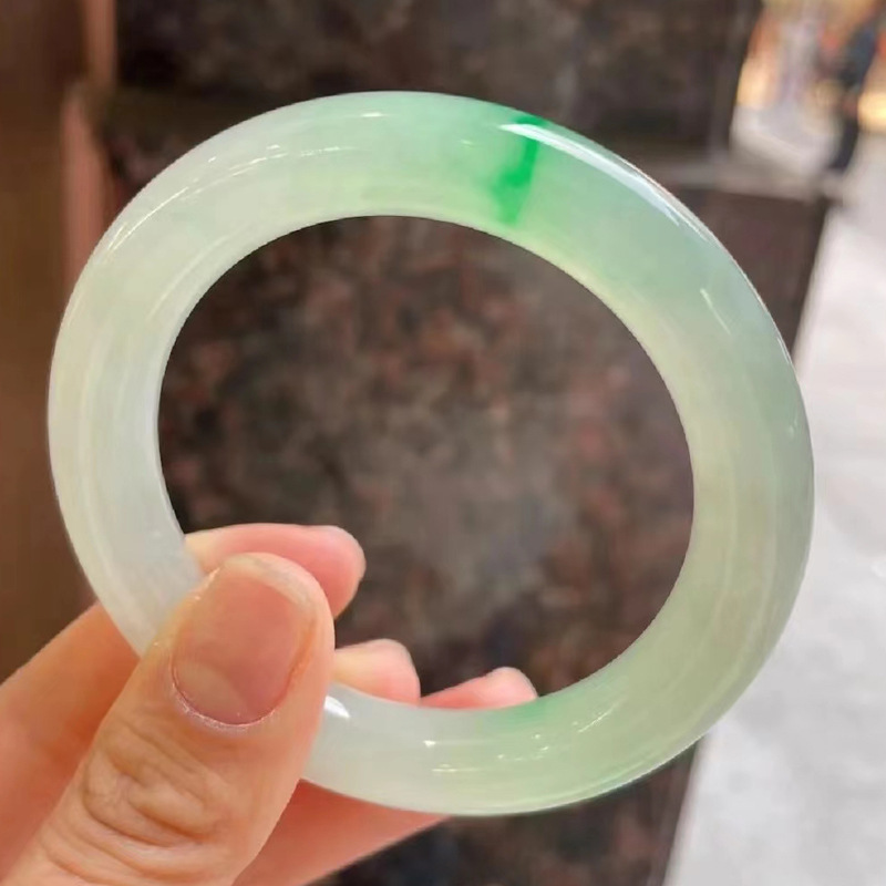 Natürliches burmesisches Typ-A-Jadeit-Armband, Jade-Armreif_voghion.com