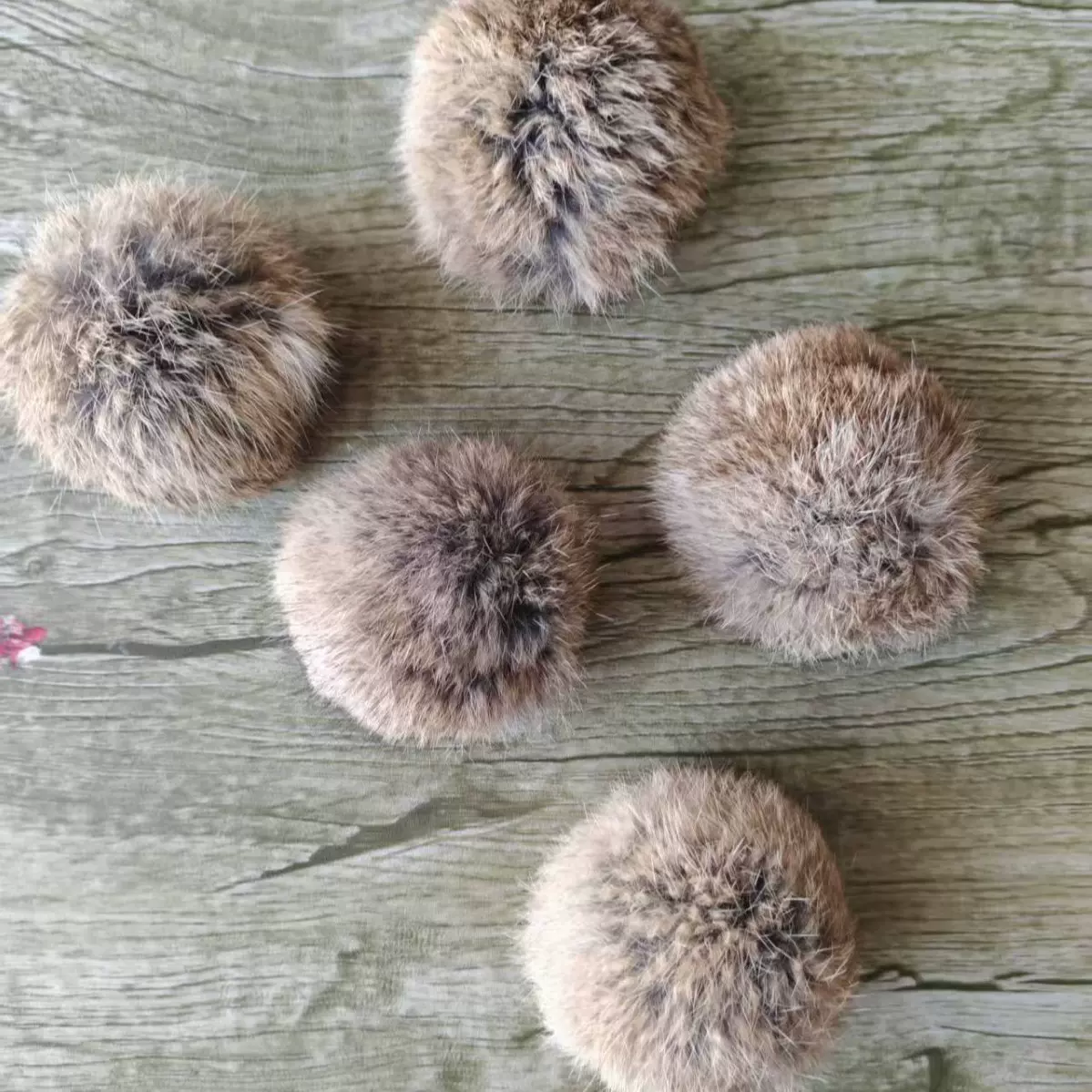 厂家供应真兔毛球6cm/8cm毛球獭兔毛球真皮毛球服装鞋帽头饰逗猫