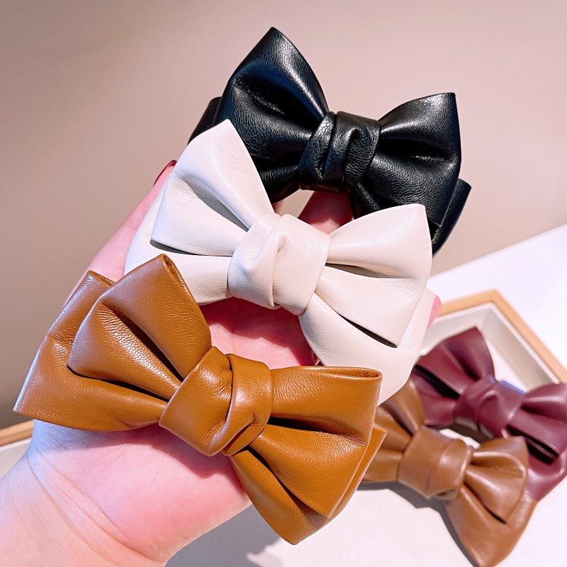New Style Autumn And Winter French Retro Pu Leather Bow Hairpin Hairpin Temperament Hair Accessories Bangs Clip Hair Accessories display picture 11