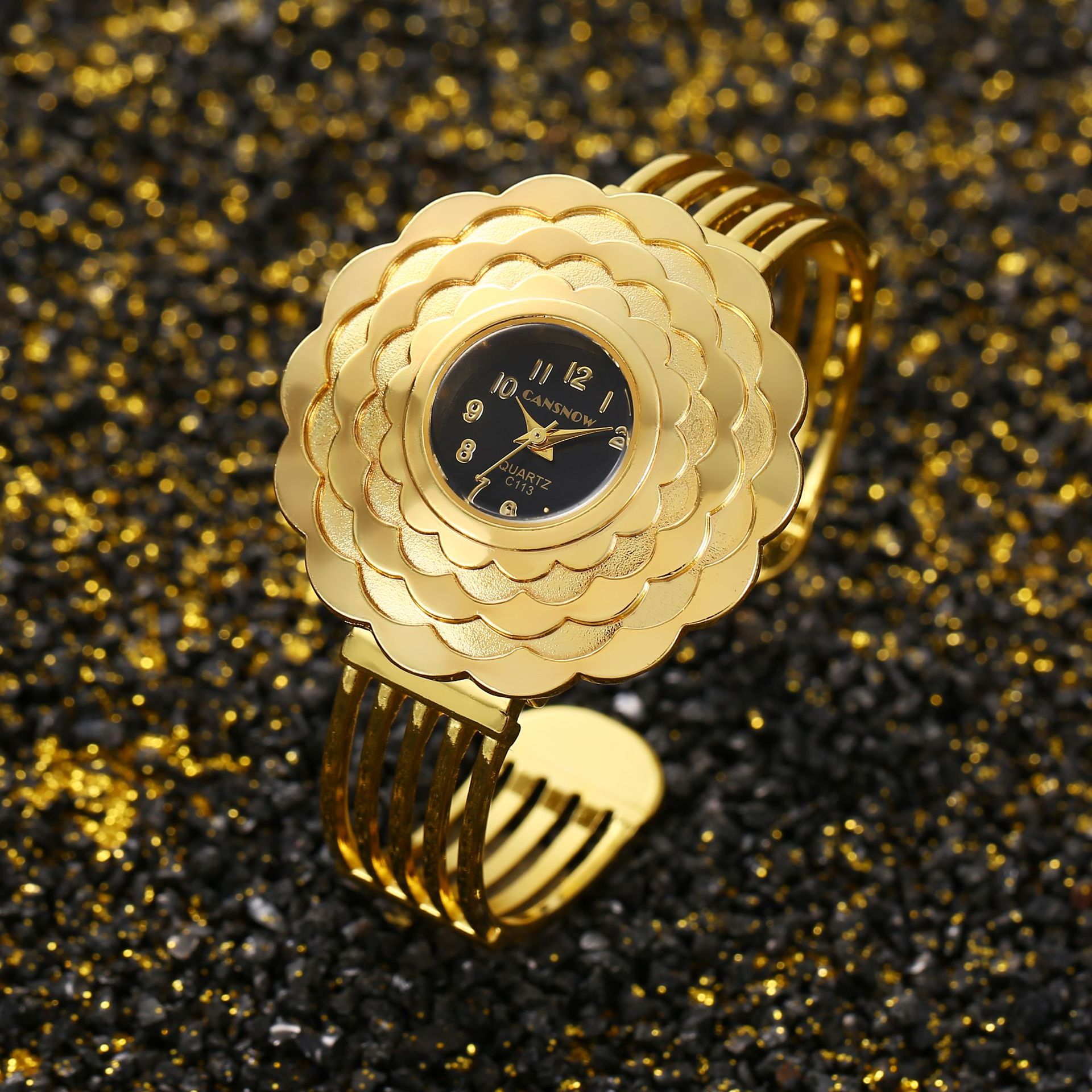 Women's Gender Retro Classic Style Geometric Opening Alloy Strap Quartz Watch